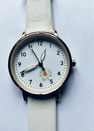 Годинник жіночий