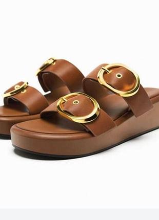 Шкіряні шльопанці zara