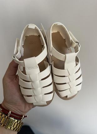 Сандалики від бренду h&m. 4
