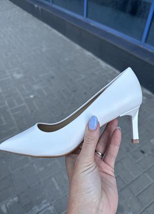 Туфлі жіночі каблук/ женские туфлі