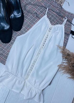 Білий топ m топ жатка топ з рюшами та мереживом літній топ
