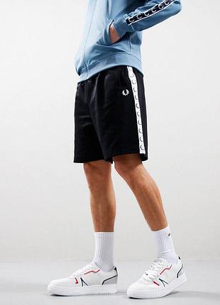 Мужские шорты fred perry с лампасами