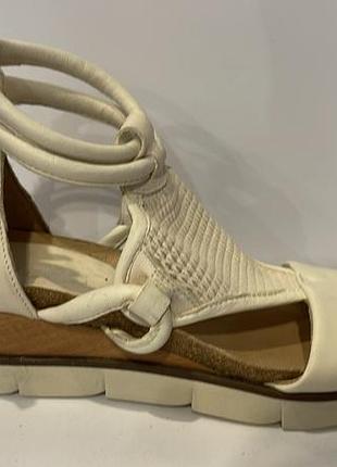 Mjus босоніжки