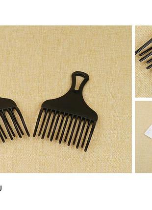 Расческа для волос. инструменты для начеса, разглаживания, укладки, покраски. аксессуары для красоты.