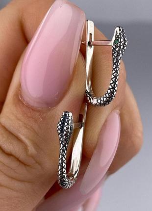 Сережки срібні змія з англійським замком