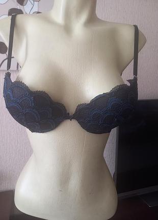 Красивый  черный кружевной бюстик с пуш ап, 80a/80b. intimissimi.
