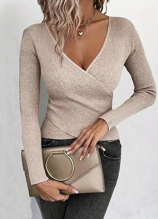 Мягкая, теплая с красивой горловиной кофта. размер l-xl