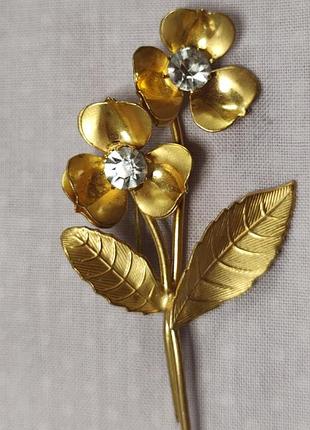 Брошка квітка