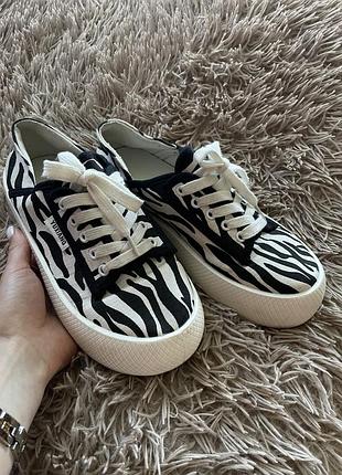 Кеди і туфлі на платформі