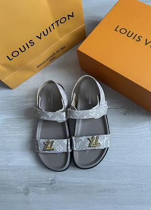 Женские сандалии/ босоножки от известного бренда