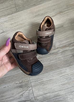 Дитячі черевики geox