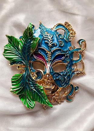 Невероятно красивая брошь маска в венецианском стиле