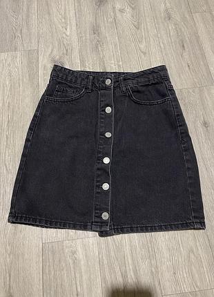 Джинсова жіноча юбка чорного кольору