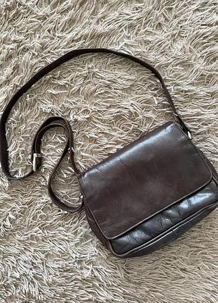 Шкіряна сумочка багато відділень