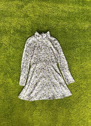 Zara стильна сатинова сукня в квітковий принт зі свіжих колекцій