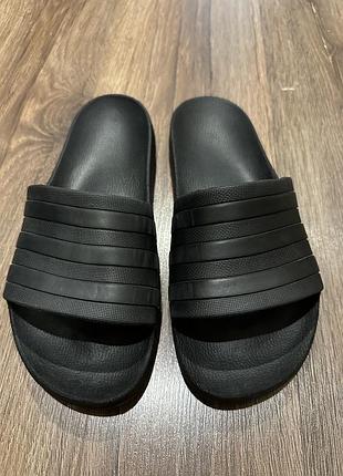 Шлепки шлепанцы