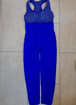 Костюм для спорту