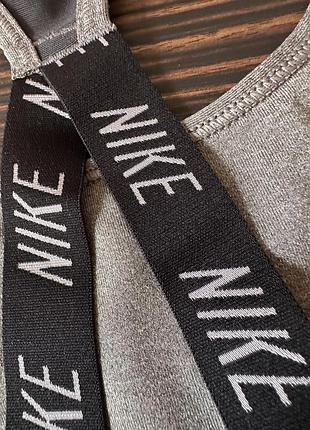 Nike топ 3