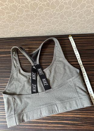 Nike топ 2