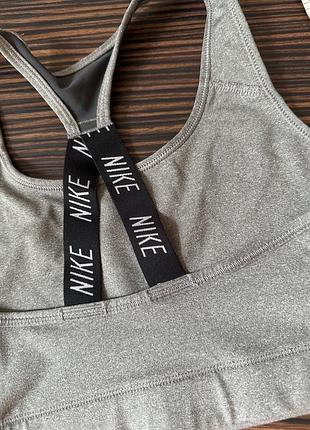 Nike топ 6