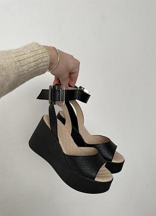 Танкетка чорний