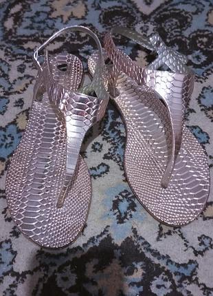 Босоножки 38р.