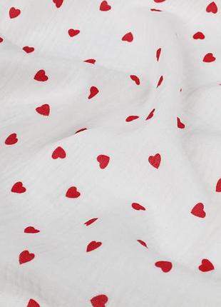 Отрез муслина жатки сердечки мелкие красные 20х135 см