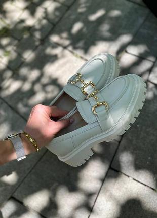 Туфли женские кожаные молочного цвета