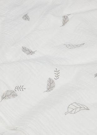 Отрез муслина жатки серые листики на молочно-белом 43х89 см