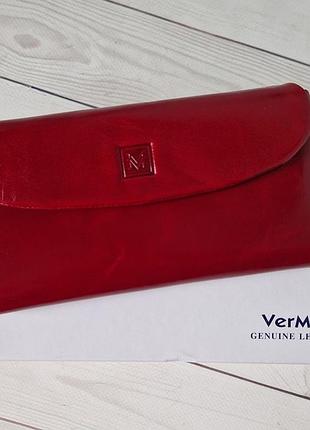 Кожаный кошелек vermari на магнитах в красном цвете