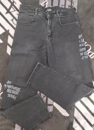 Джинсы момы, стильные,на каждый день. рост 152-подойдет 10-12 лет.