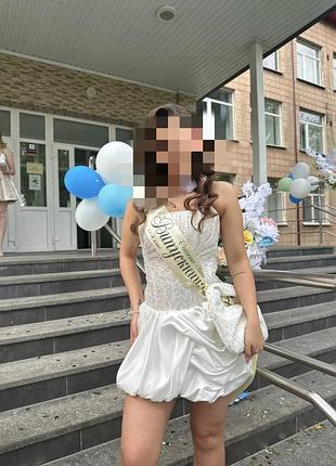 Елегантна випускна сукня в ідеальному стані