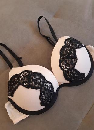Бюстгальтер з грубим пушапом