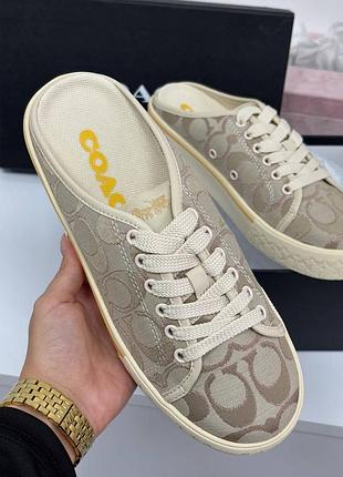 Sale sale sale 
🔴кеди coach 
цена: 2900грн 
размер: 37 (35, 36, 38, 39, 40, 41 уже нет) 
отправка по предоплате 200 грн, или полной оплатой ❤️