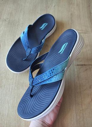 Фірмові жіночі шльопанці в'єтнамки skechers, р.39,5.