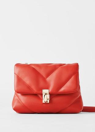 Сумочка красная