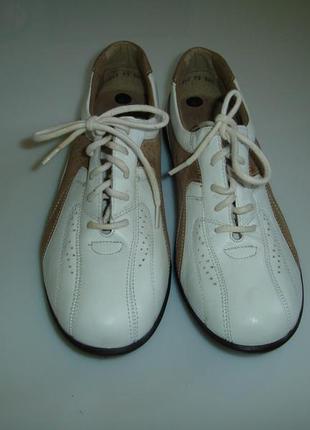 Нові шкіряні туфлі, мокасини easy b, розмір 39, устілка 26 см (точний вимір1 фото