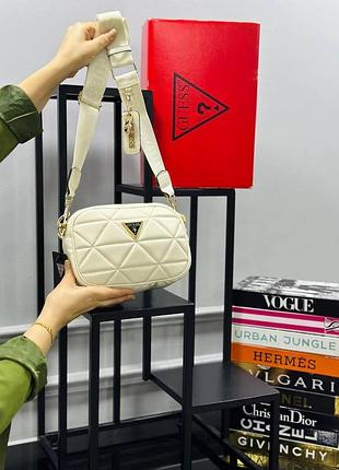 Сумка бежевая стеганая женская guess сумка маленькая гесс сумочка клатч кросс-боди люкс качество