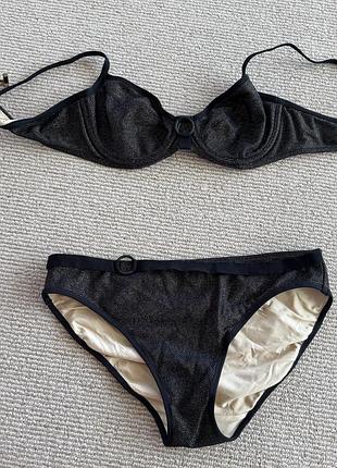 Блискучий якісний купальник