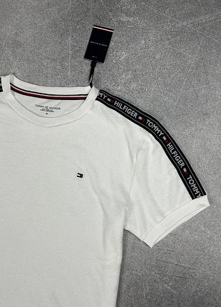 Tommy hilfiger футболка легка біла літня оригінал лампаси2 фото