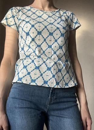 Жіноча футболка