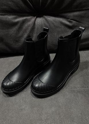 Резинові чоботи