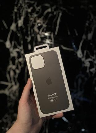 Оригінальний чохол на iphone 15