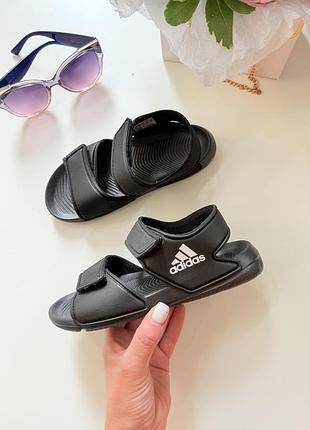 Нові босоніжки adidas 32
