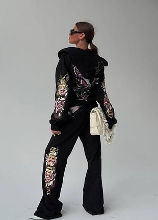 Женский костюм