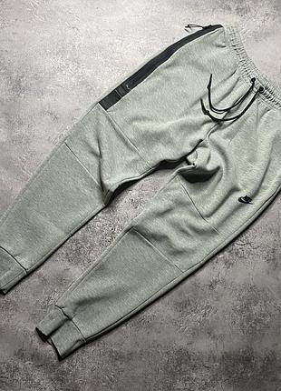 Спортивні штани nike tech fleece