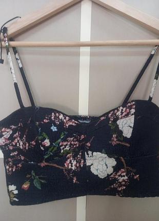 Топ на тоненьких брителях