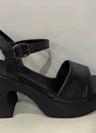 Tamaris босоніжки