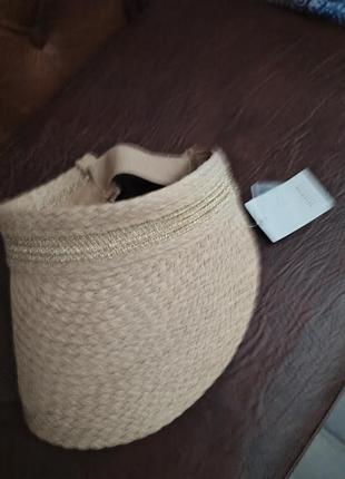 Козырек соломенный.