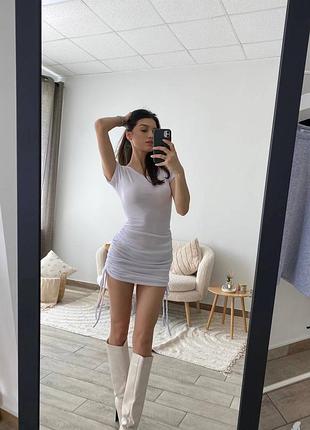 Платье с затяжками